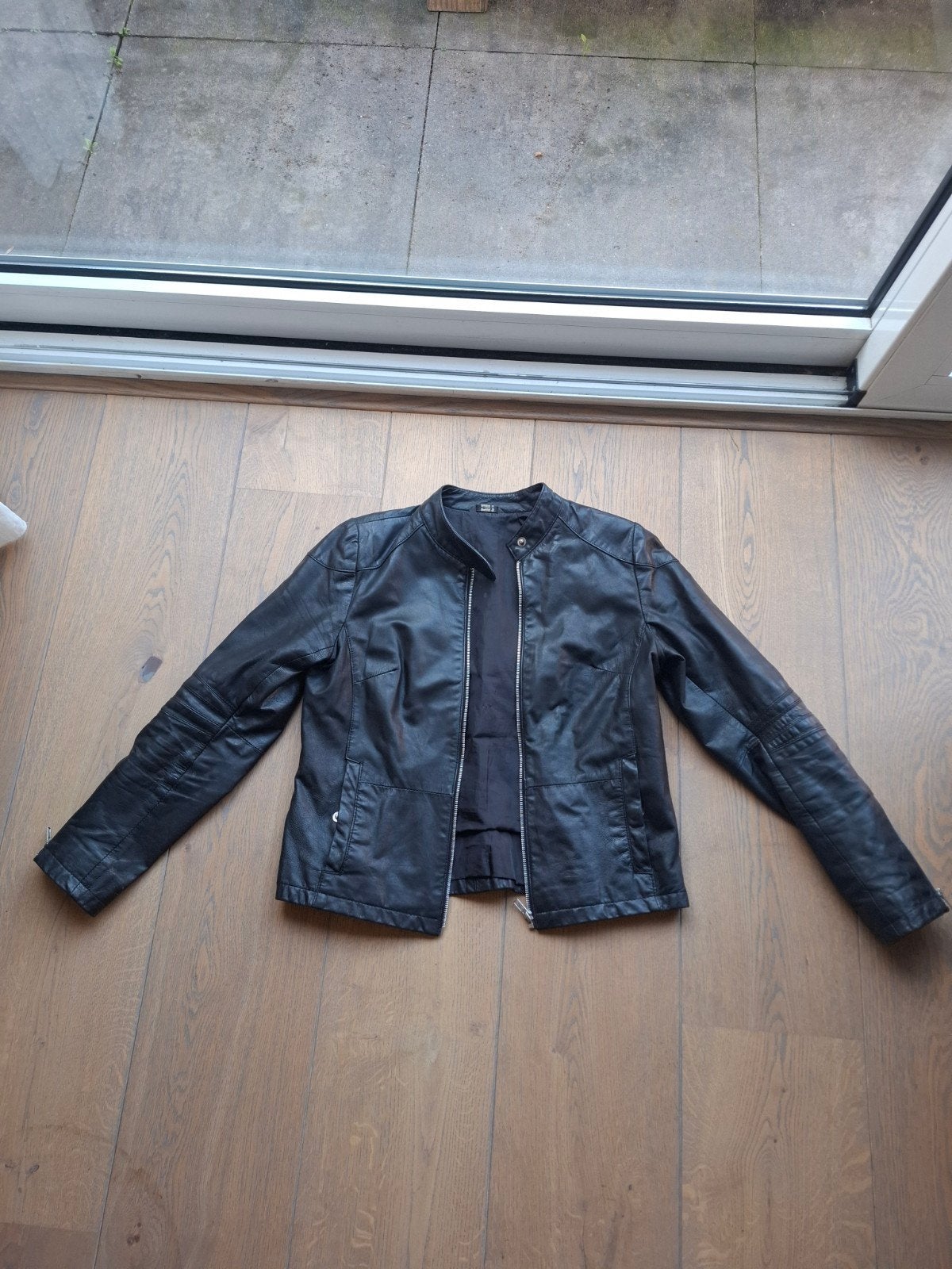 Leren jas, zwart, maat L, 50 cm oksel tot oksel, Zwart, Maat 42/44 (L), Ophalen of Verzenden, Gedragen