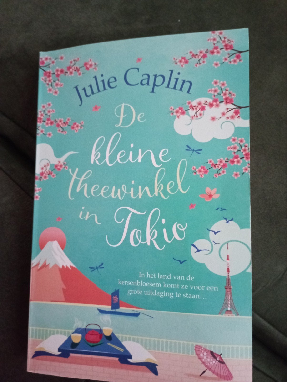 De kleine theewinkel in Tokio - Julie Caplin (Gelezen), Ophalen of Verzenden, Gelezen, Julie Caplin