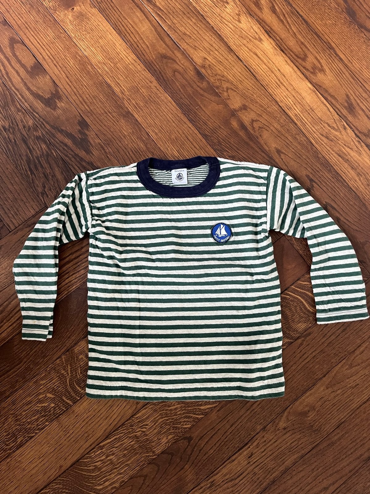 Petit Bateau kledingpakket: 1 gestreepte shirts, 1 jumpsuit, Ophalen, Gebruikt, Jongen of Meisje