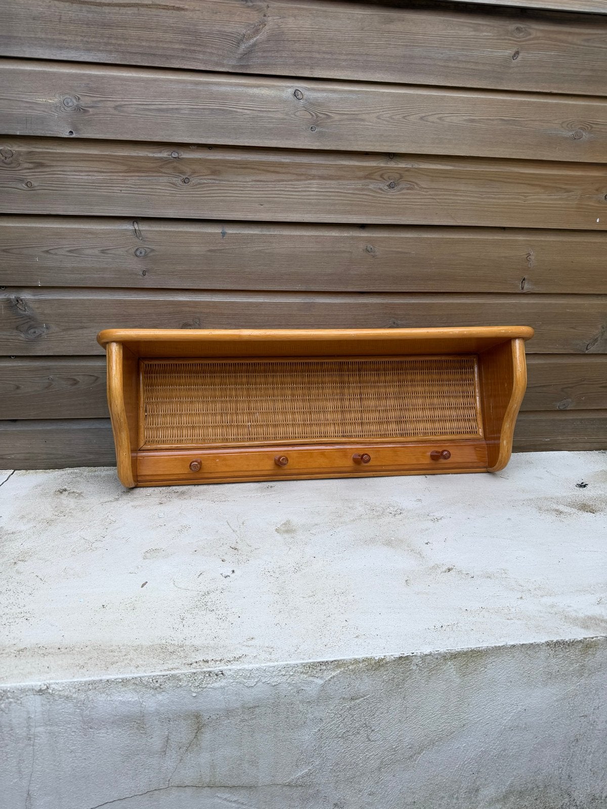 Vintage houten wandkapstok met rotan en 4 haken, Gebruikt, Minder dan 100 cm, Hout, Ophalen