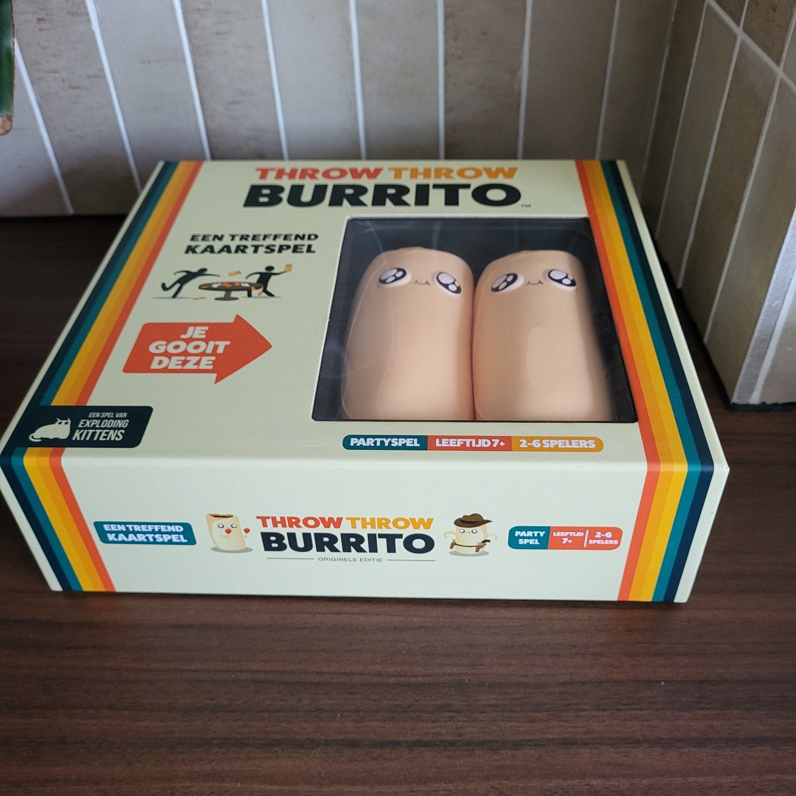Throw Throw Burrito - Het hilarische kaartspel!, Drie of vier spelers, Ophalen, Zo goed als nieuw