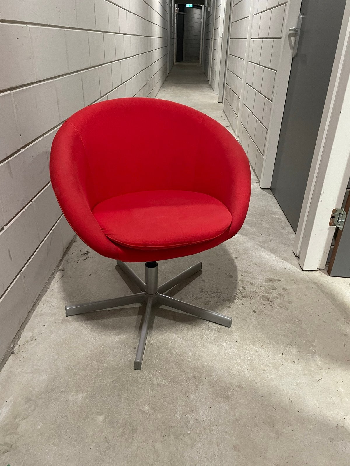 Rode draaibare stoel ikea, Ophalen, Gebruikt, Rood, Eén