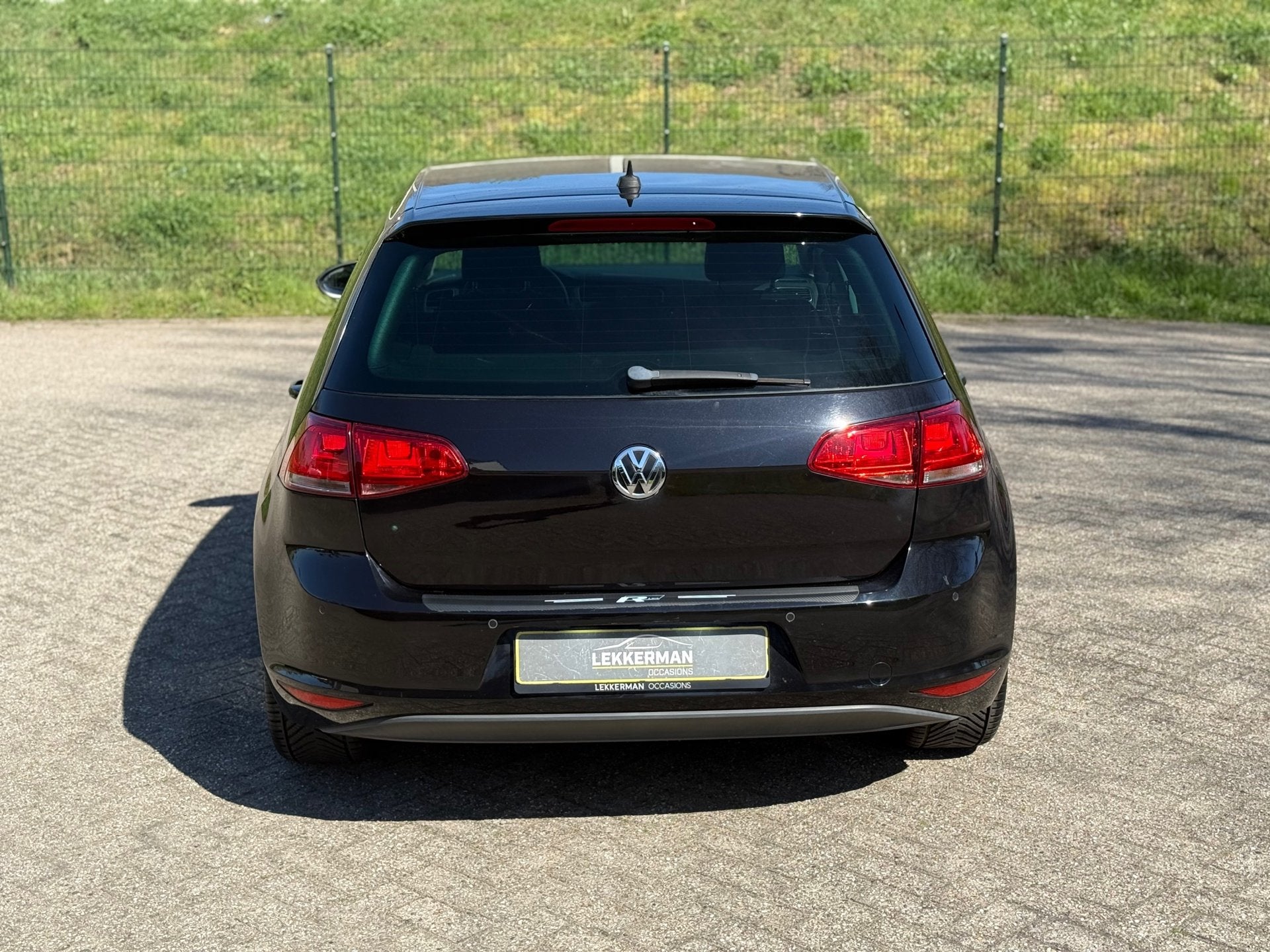 Volkswagen Golf 1.2 TSI Comfortline CRUISE I PDC I UNIEKE KM, Voorwielaandrijving, 86 pk, 4 cilinders, Zwart