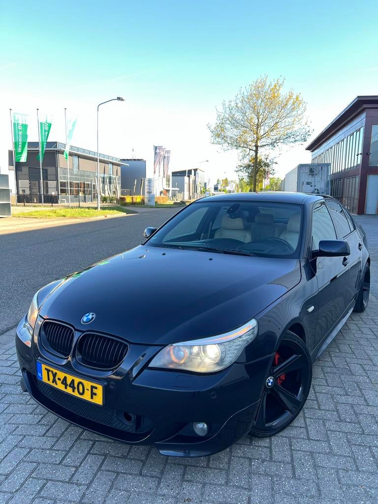 BMW 5-Serie 530D M pakket 2008, Auto's, Automaat, Beige, 2993 cc, 2000 kg