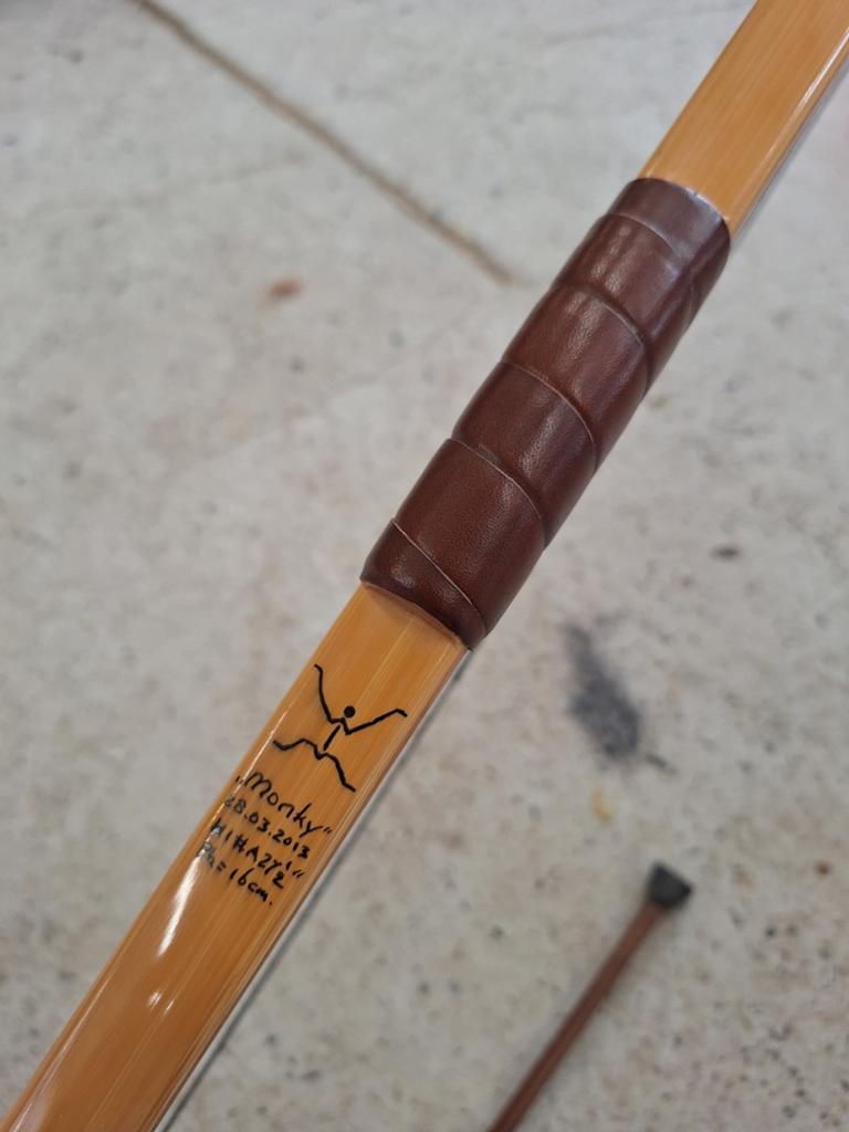 Monky engelse longbow 38 lbs, Sport en Fitness, Handboogschieten, Ophalen of Verzenden, Zo goed als nieuw