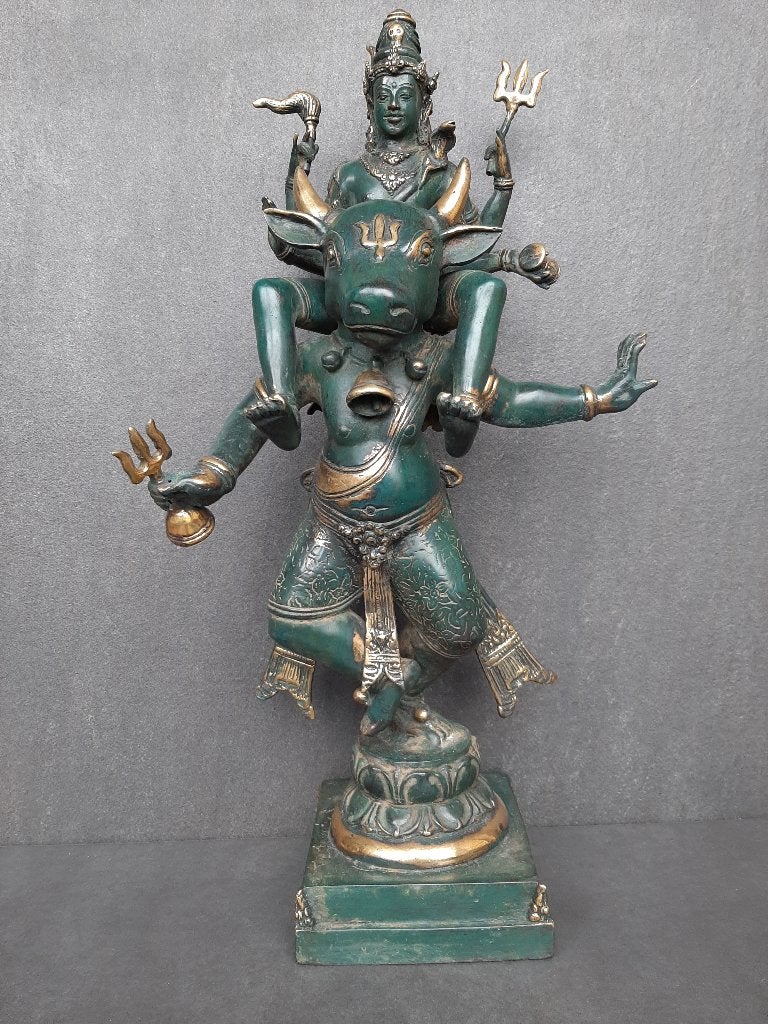 Bronzen beeld van Shiva die op de heilige buffel Nandi rijdt, Ophalen of Verzenden, Nieuw, Overige materialen