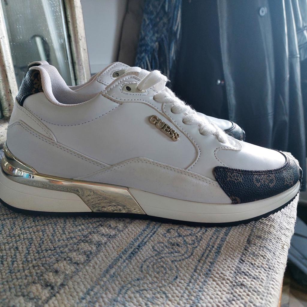 Guess sneakers wit met goud en logo details, Guess, Wit, Ophalen of Verzenden, Sneakers of Gympen