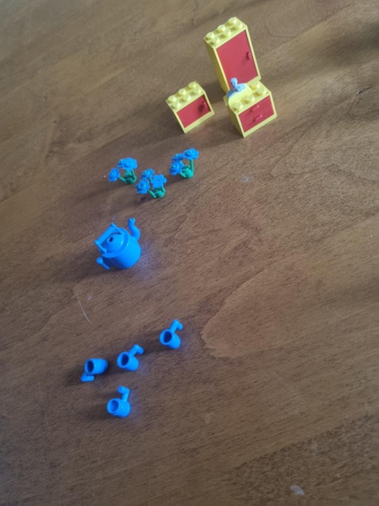 Lego huis onderdelen, theepot en bloemen, Ophalen of Verzenden, Gebruikt, Losse stenen, Lego