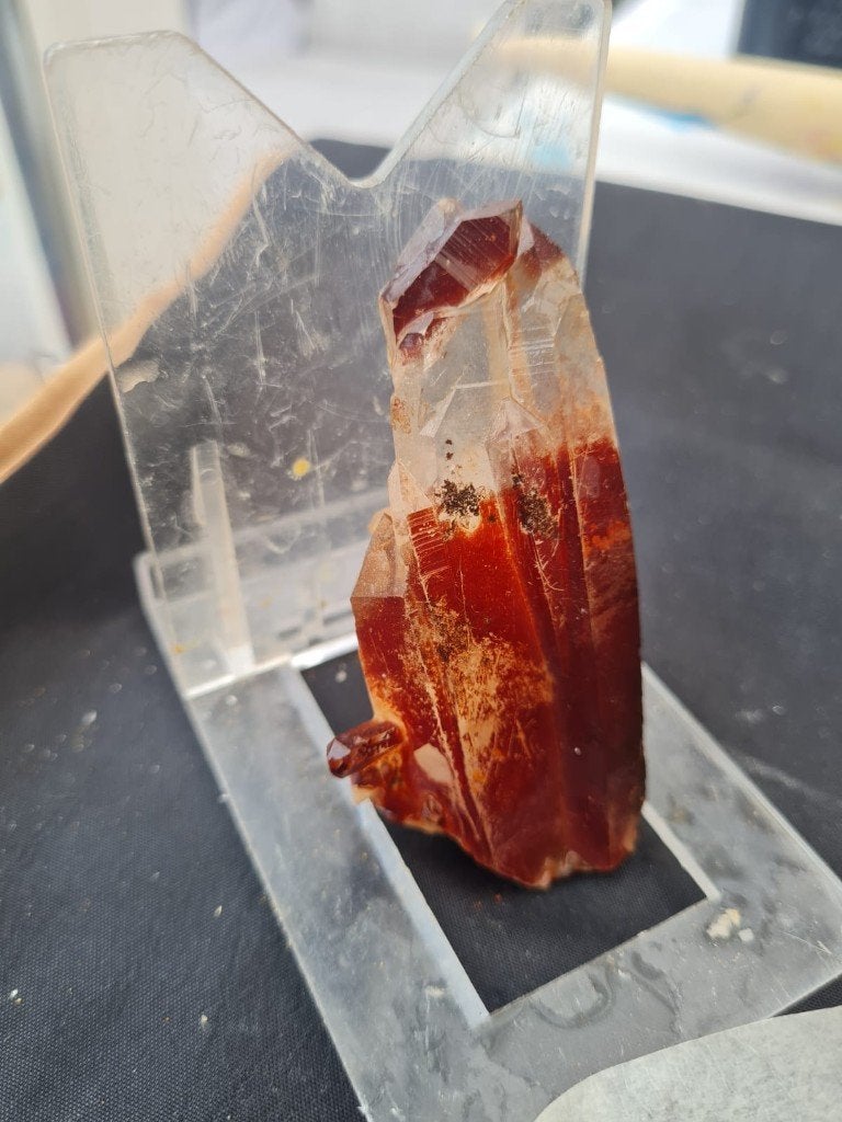 Prachtige Rode Hematoïde Kwarts Kristal - 166g, 10x6cm, Ophalen of Verzenden, Mineraal