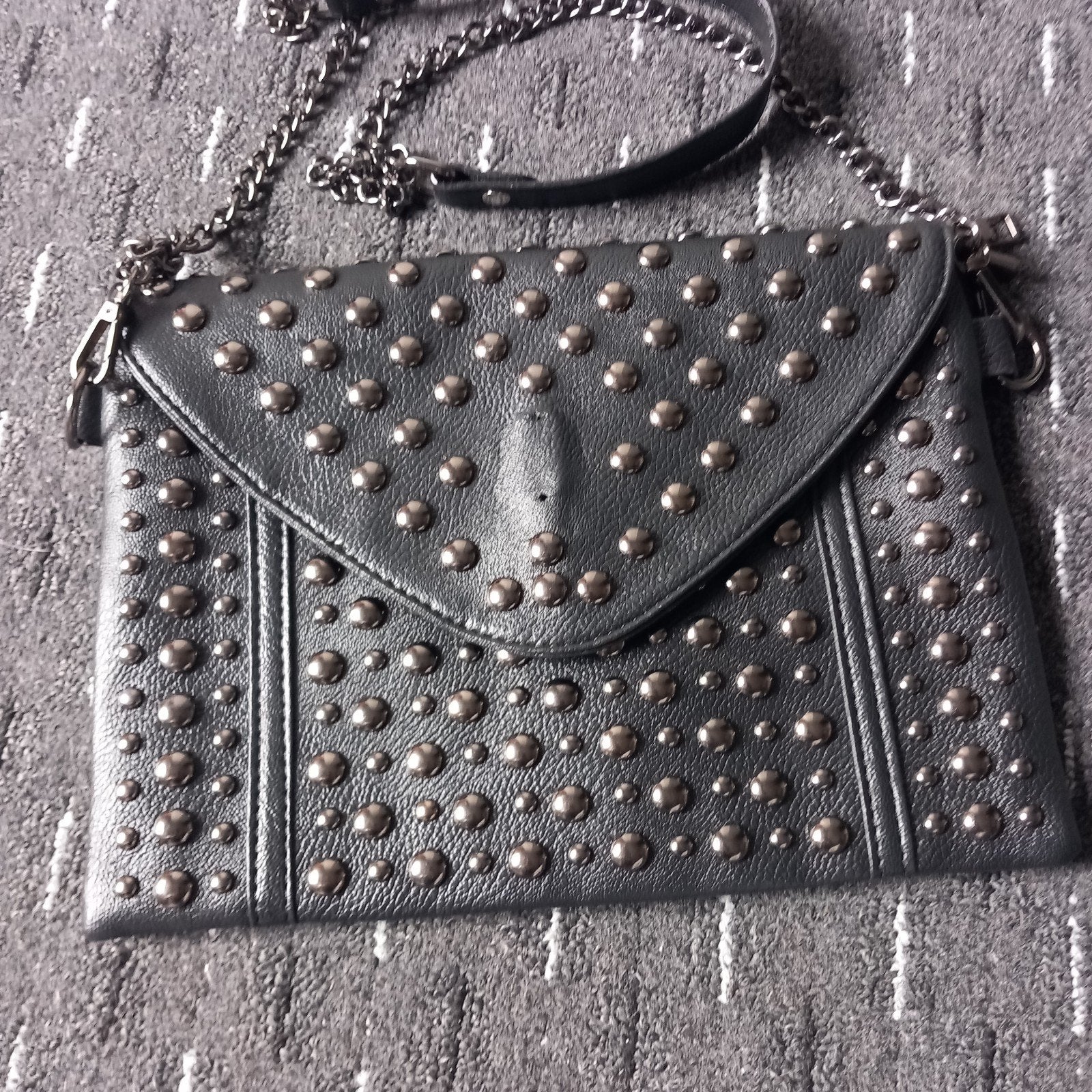 Zwarte clutch met studs en ketting, Ophalen of Verzenden, Zwart, Avondtasje