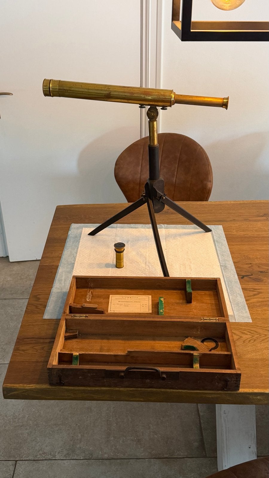 Antieke messing telescoop met statief en houten kist, Audio, Tv en Foto, Optische apparatuur | Telescopen, Ophalen, Gebruikt, Lenzentelescoop (refractor)
