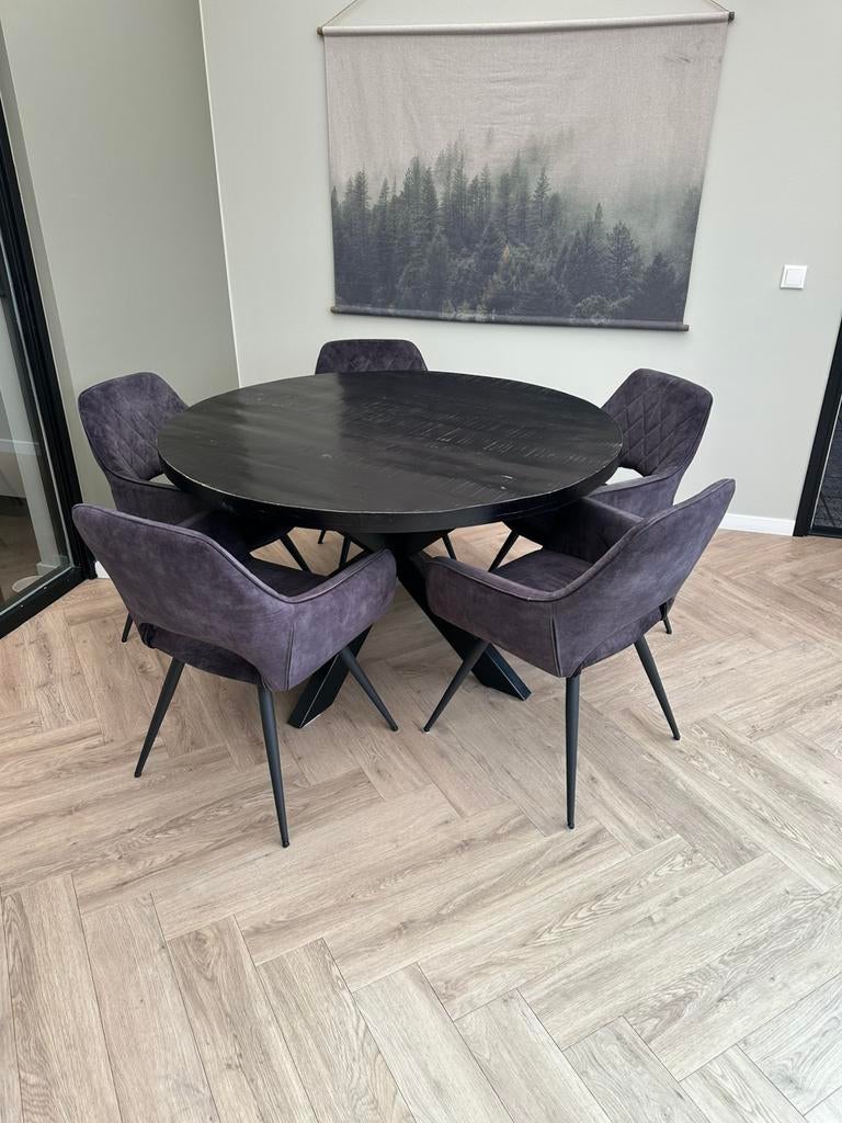 Ronde zwarte mango houten eettafel met 5 stoelen, Huis en Inrichting, Tafels | Eettafels, Ophalen, Rond, Zo goed als nieuw, Vijf personen of meer