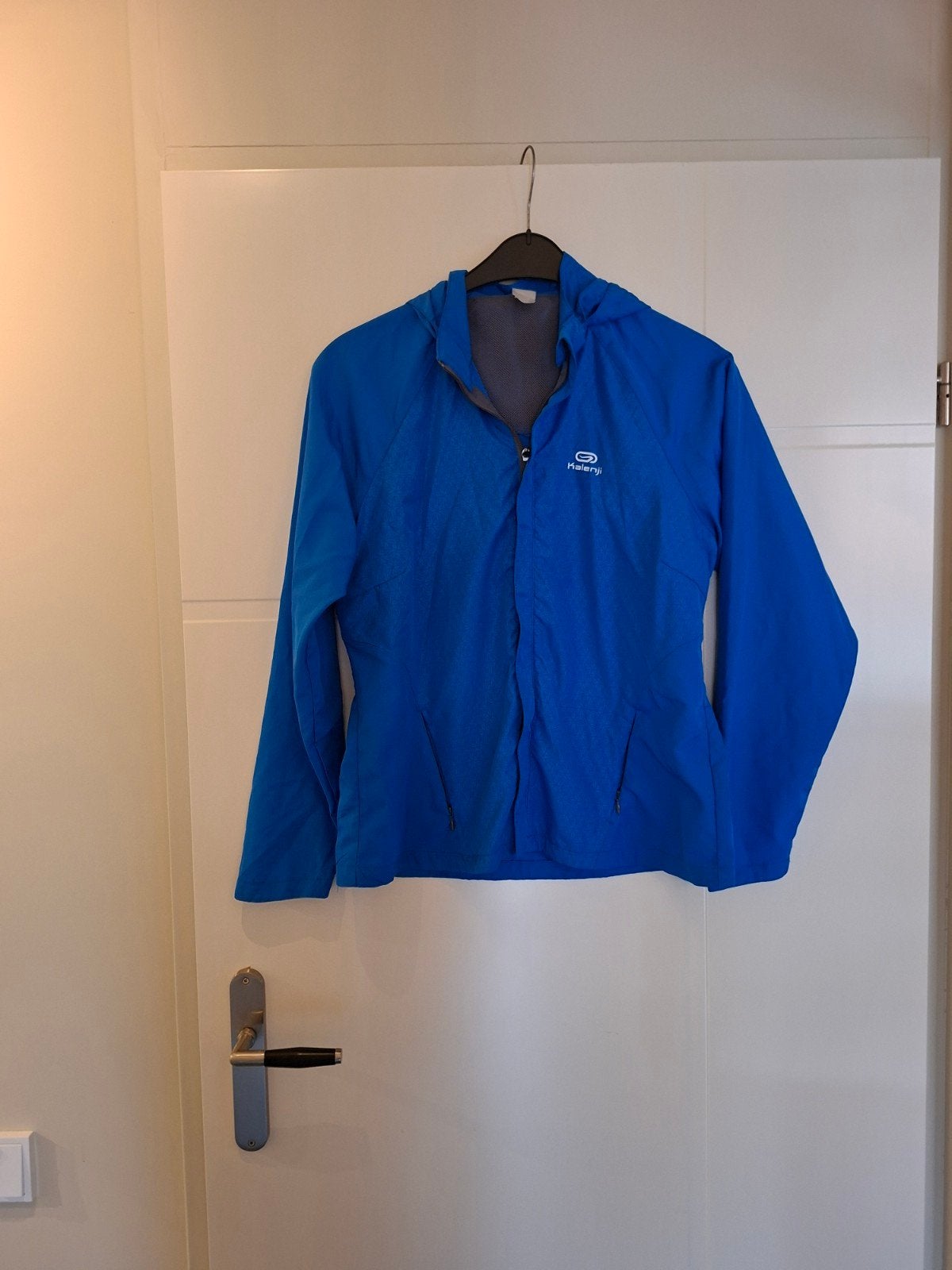Kalenji hardloopjack - Maat M - Blauw, Blauw, Kalenji, Zo goed als nieuw, Hardlopen of Fietsen