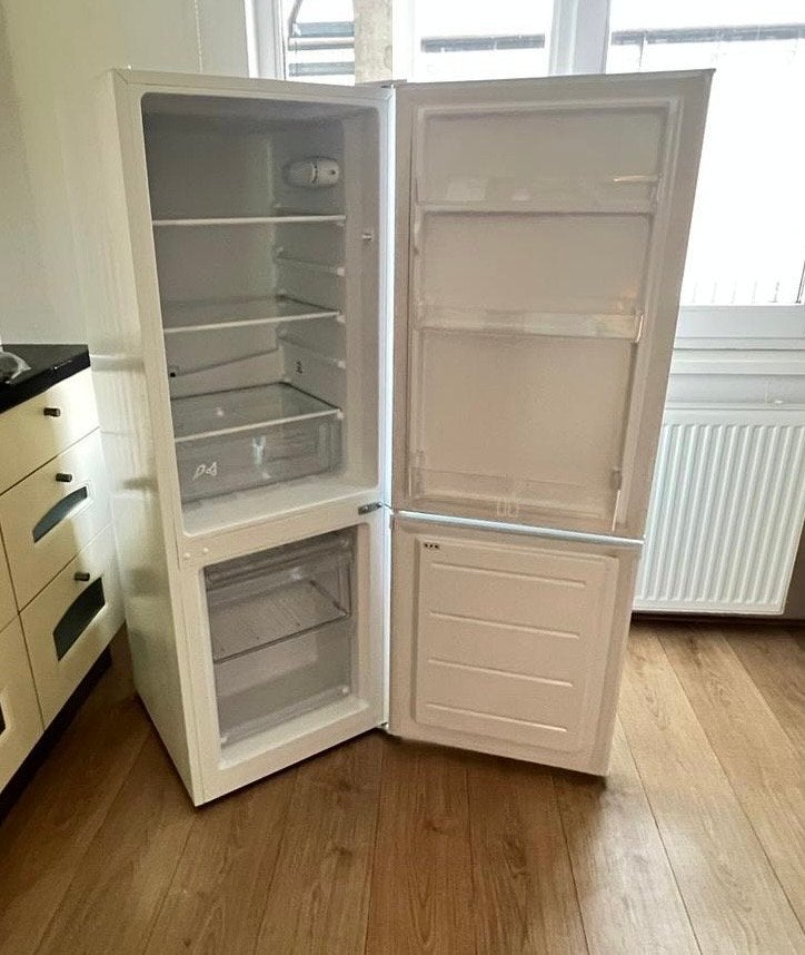 IKEA LAGAN Koelkast met vriesvak - Goede staat, Witgoed en Apparatuur, Ophalen, Gebruikt, 200 liter of meer, 140 tot 160 cm