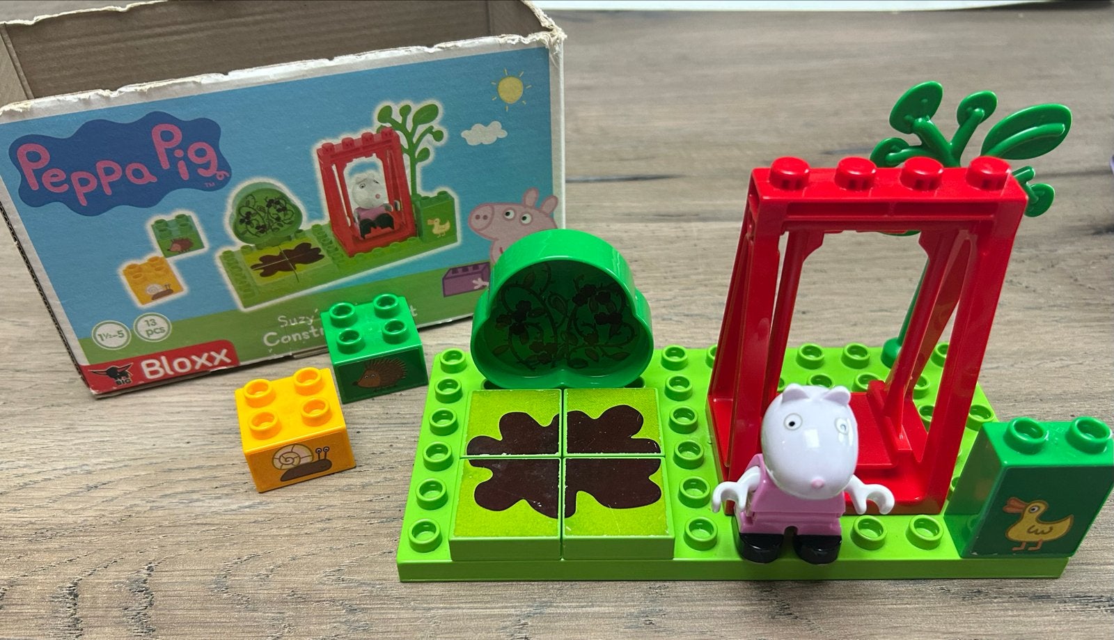 Peppa Pig Bloxx Suzy's Schommel Bouwset - Zo goed als nieuw, Ophalen, Zo goed als nieuw, Overige merken