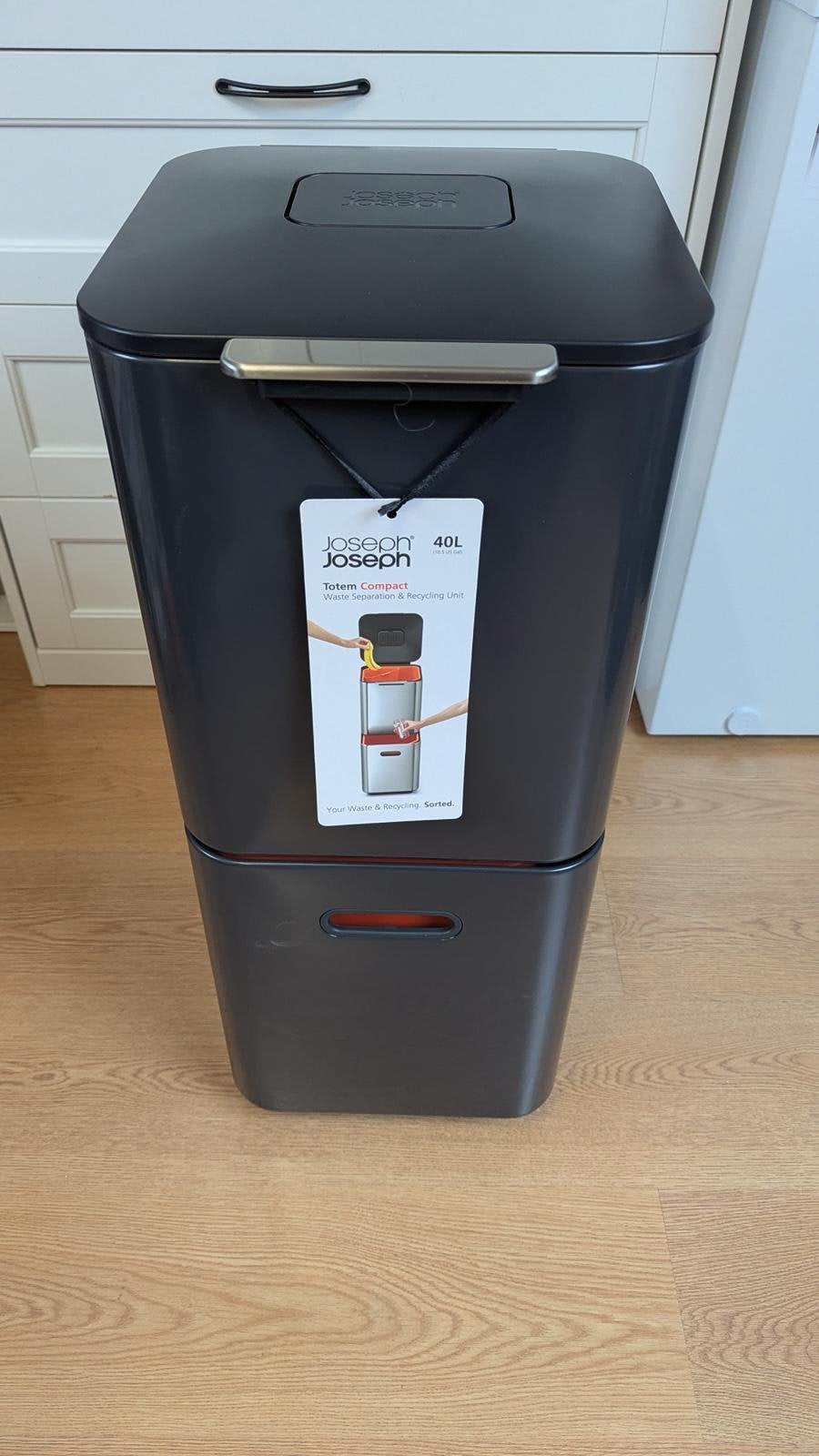 Nieuw: Joseph Joseph Totem Prullenbak 40 liter - Grafiet, Huis en Inrichting, Woonaccessoires | Prullenbakken, 40 liter of meer