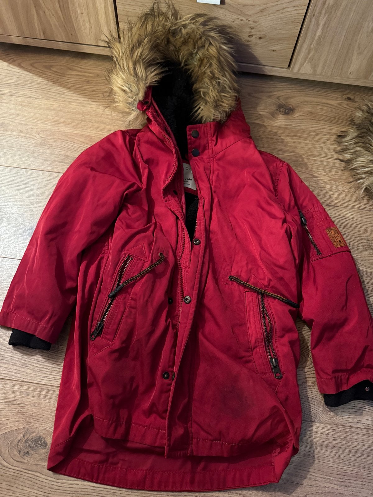 Zara Kids rode winterjas met bontkraag - maat 122, Ophalen of Verzenden, Gebruikt, Jongen of Meisje, Jas