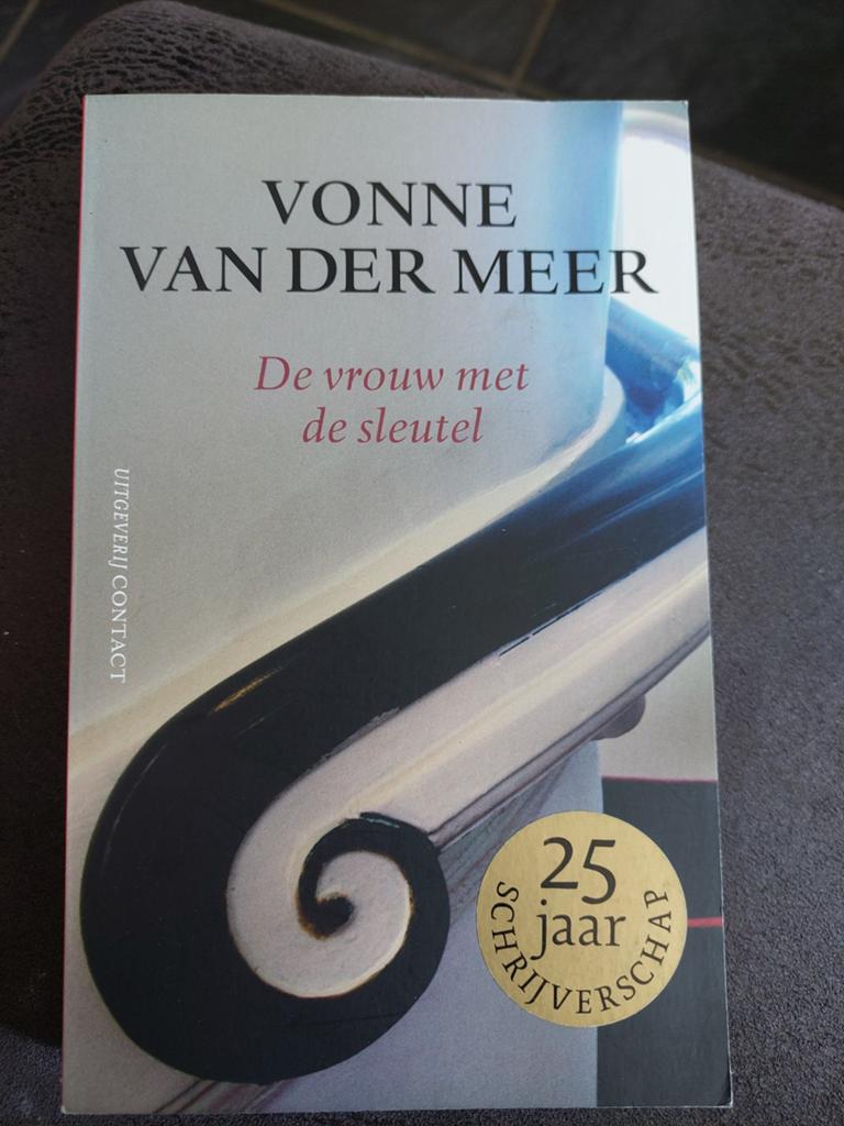 Vonne van der Meer - De vrouw met de sleutel, Ophalen of Verzenden, Gelezen, Vonne van der Meer