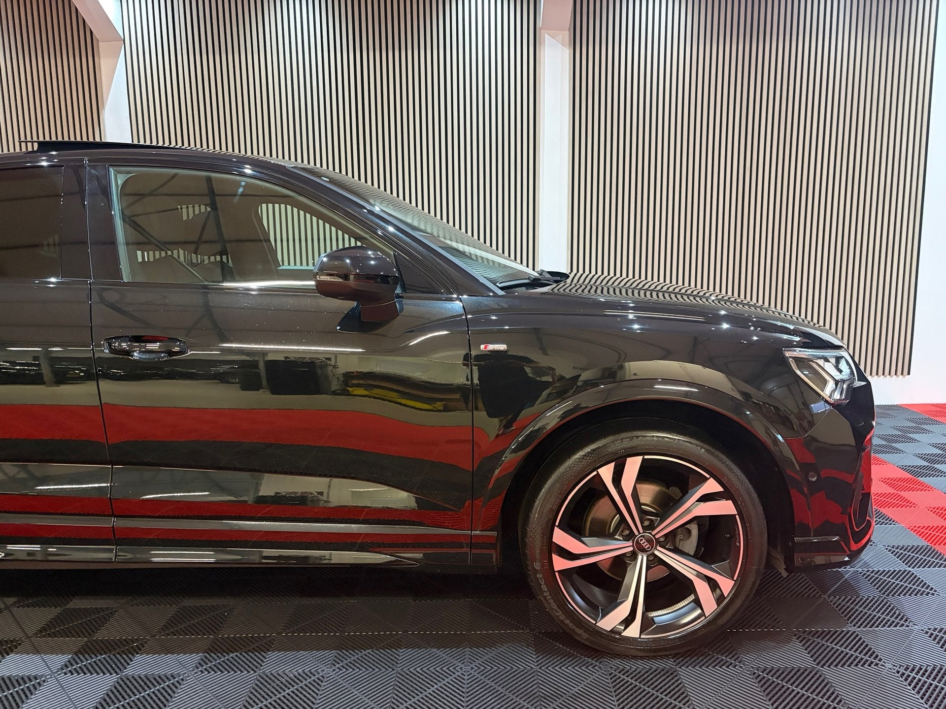 Audi Q3 Sportback 35 TFSI S edition 3xS-line Pano Camera Fac, Auto's, Dealer onderhouden, 15 km/l, Zwart, 150 pk