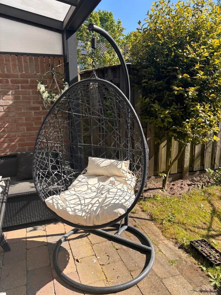 hangstoel ei, Ophalen, Zo goed als nieuw