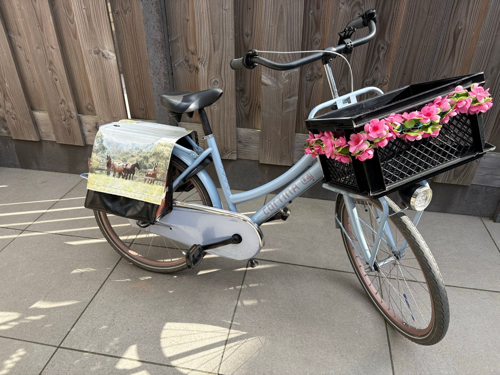 Cortina 24 inch meisjesfiets met mand en fietstassen, Fietsen en Brommers, Ophalen of Verzenden, Gebruikt, 24 inch