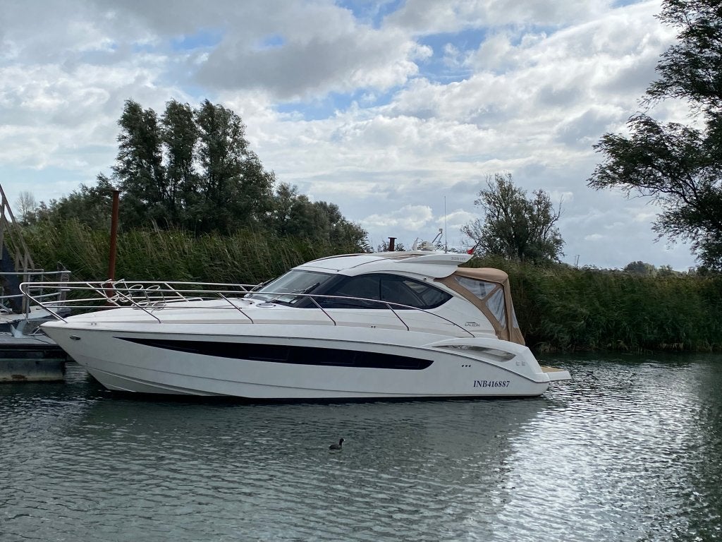 Galeon 325 HTS met 2 x Mercruiser 250 pk, Watersport en Boten, Gebruikt, 11 m, Binnenboordmotor, 4 m