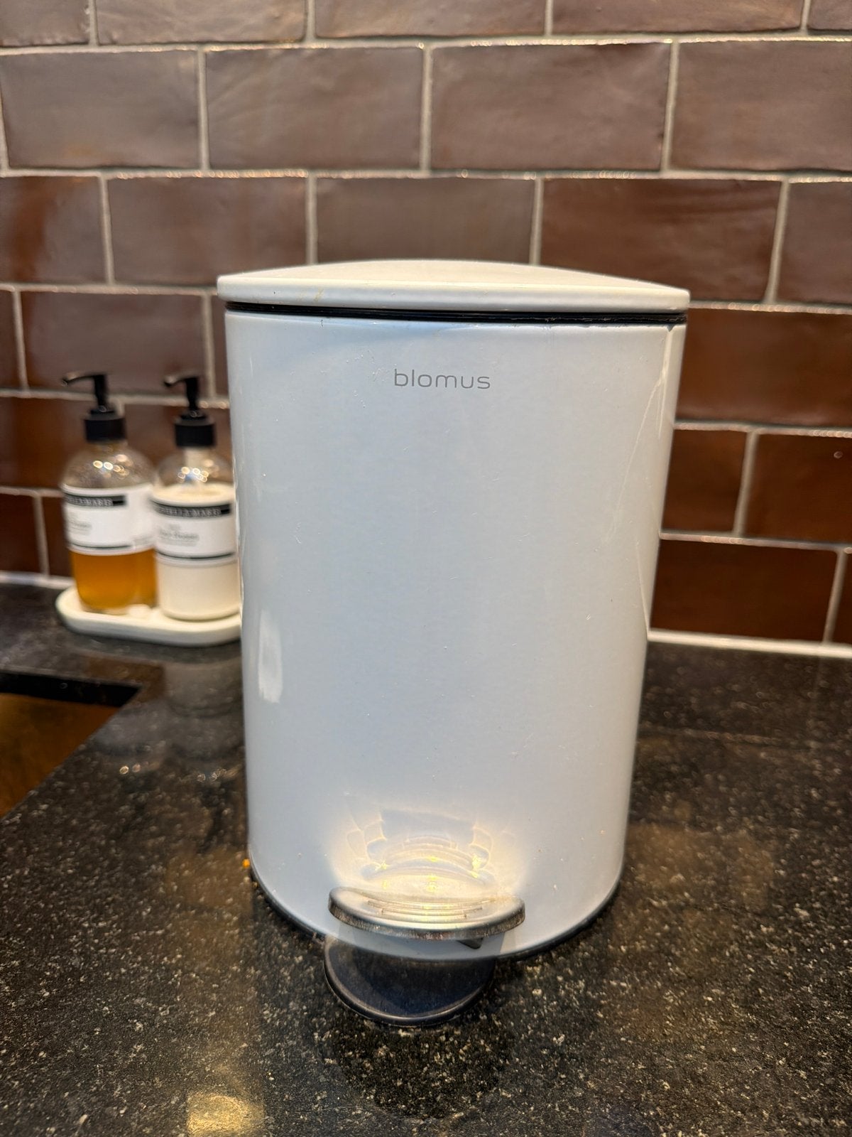 Blomus pedaalemmer wit 25 cm - Zo goed als nieuw, Huis en Inrichting, Met pedaal, Ophalen of Verzenden, Zo goed als nieuw, Minder dan 10 liter