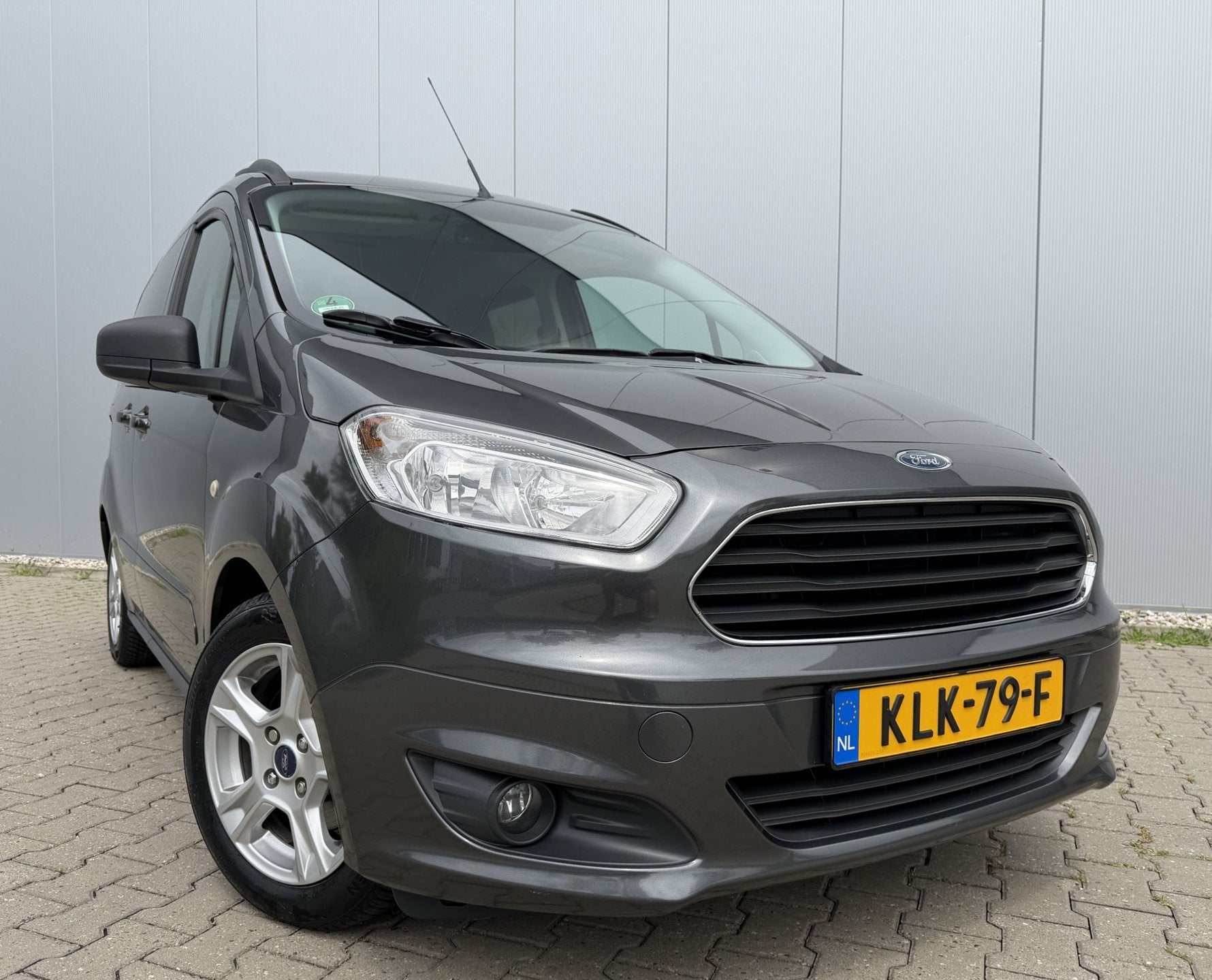 Ford TOURNEO COURIER 1.0 Ecoboost Titanium 101PK Cruise, Auto's, Voorwielaandrijving, Gebruikt, Euro 6, Bedrijf