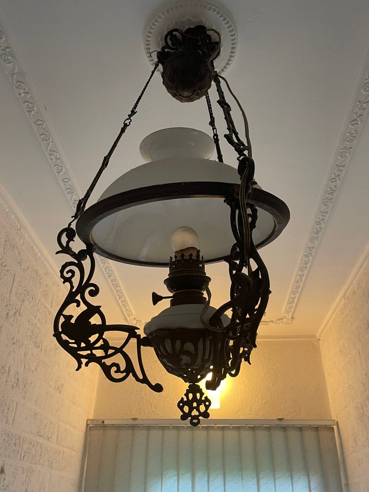 Set van 2 Antieke Hanglampen met Vogeldecoratie, Ophalen