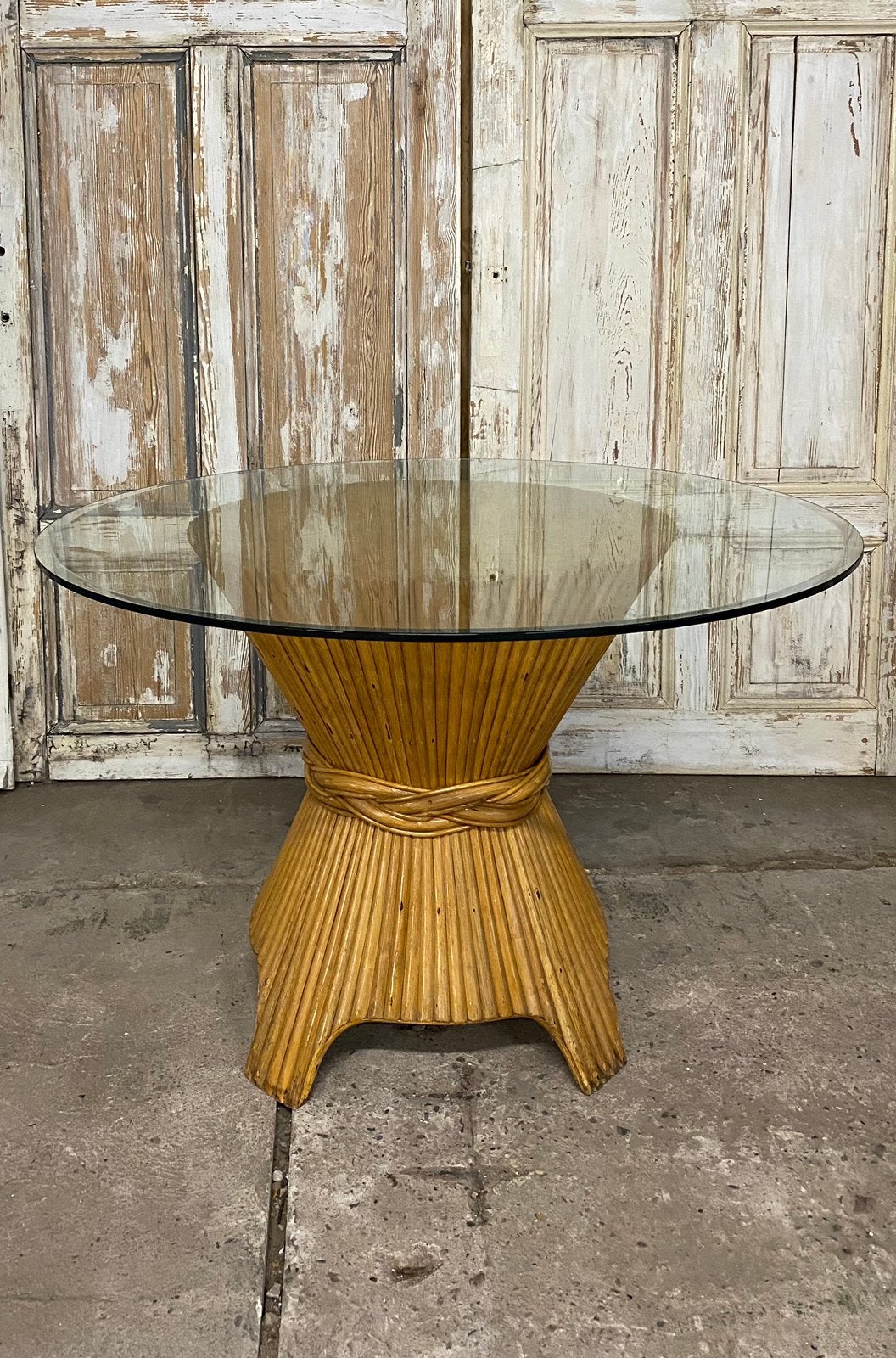Retro vintage “wheat sheaf” eettafel by McGuire. Jaren ‘70., Ophalen