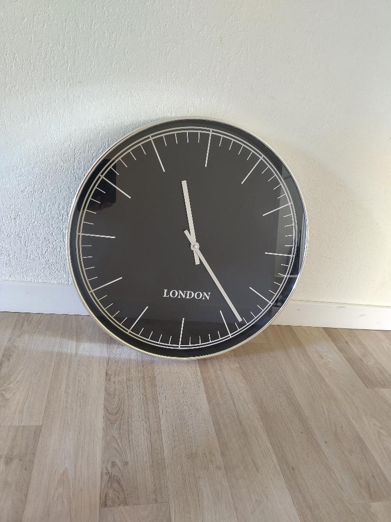 Gratis: wandklok, 50 cm (reparatie nodig), Ophalen, Gebruikt, Analoog, Wandklok
