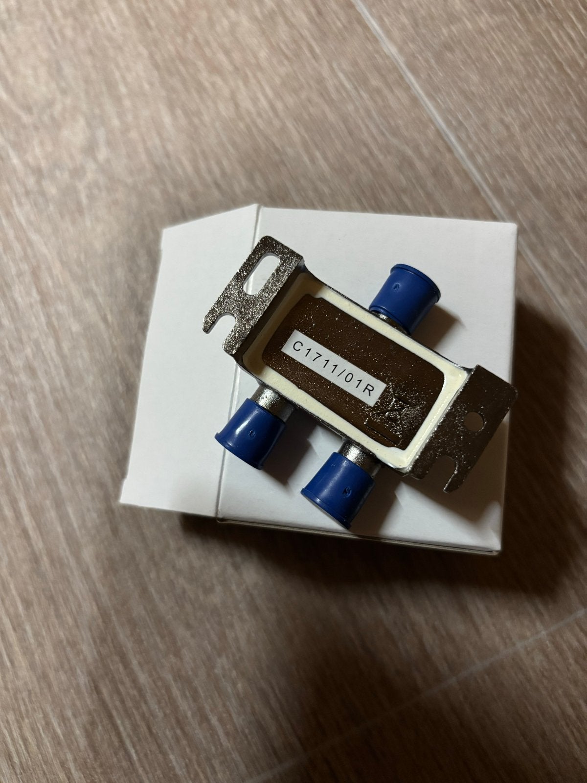 Coax schroef splitter Technetix ESX-02 2-weg, Ophalen of Verzenden, Zo goed als nieuw, Overige kabels