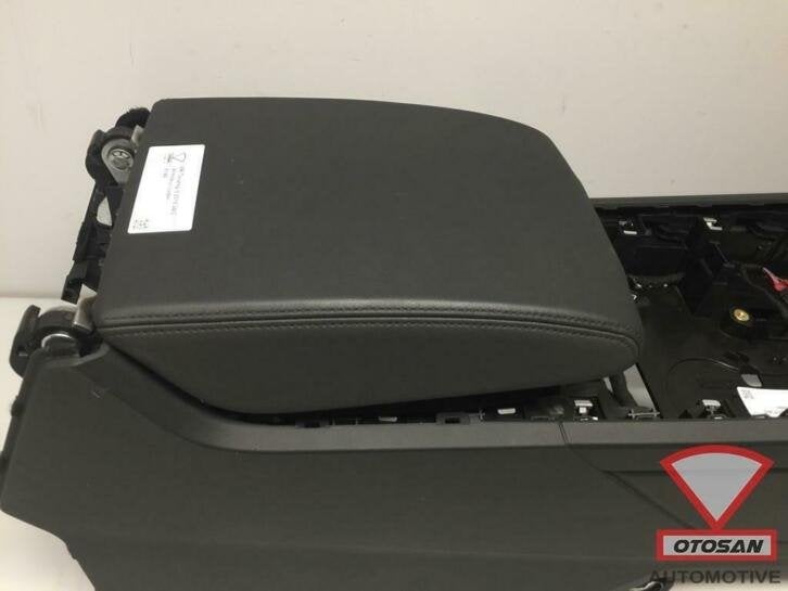 vw touareg iii 2018 armsteun middenconsole leder, Gebruikt, Volkswagen, Volkswagen AG, Berliner Ring 2
38440  Wolfsburg, DE