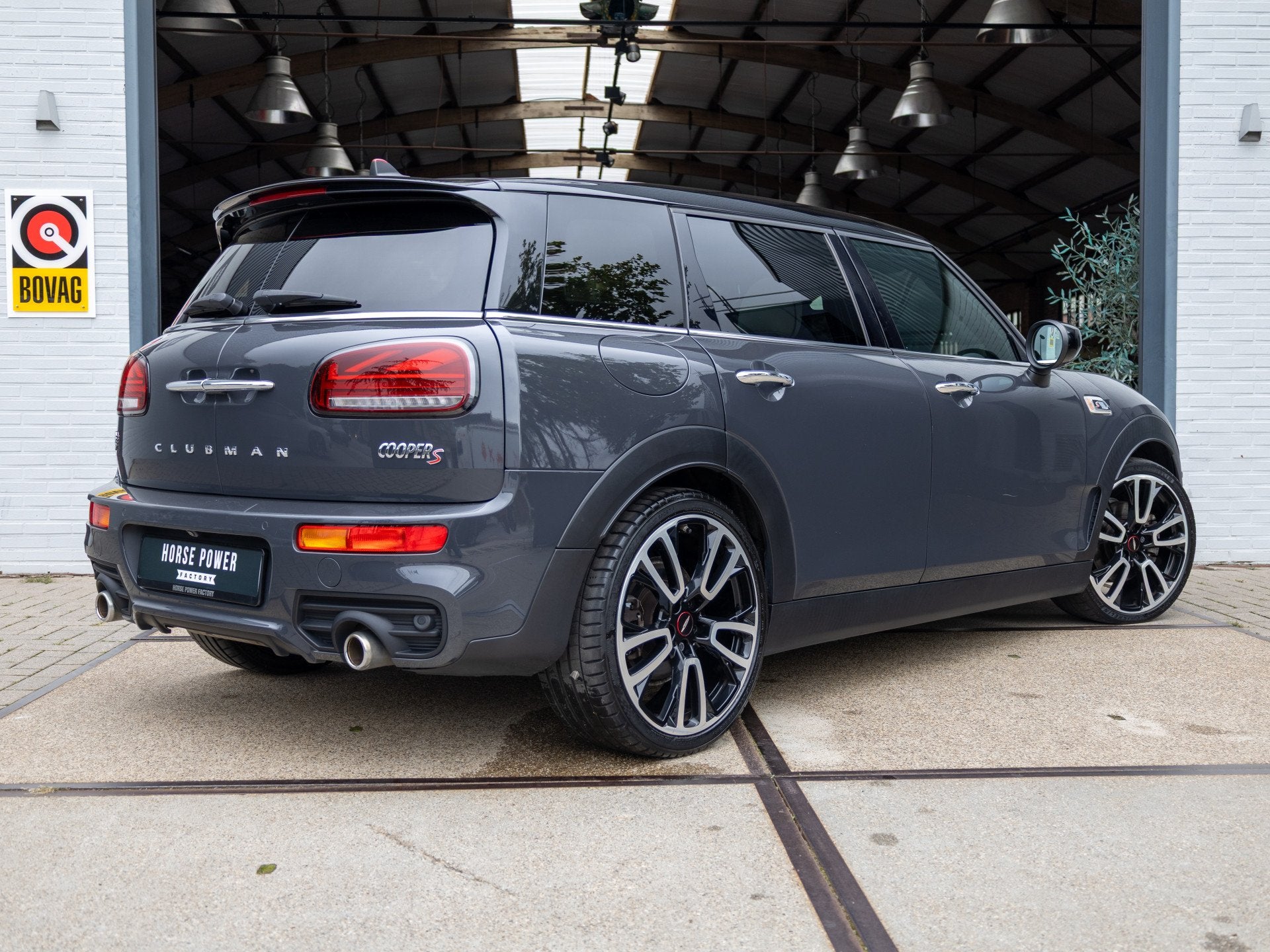 MINI Clubman 2.0 Cooper S JCW *Pano | Harman/Kardon | HUD |, Auto's, 1998 cc, Gebruikt, 1300 kg, 5 stoelen