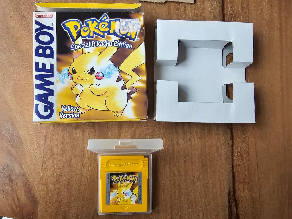 Pokémon Yellow Version - Game Boy (Special Pikachu Edition), Nintendo, 1 speler, Zo goed als nieuw, Role Playing Game (Rpg)