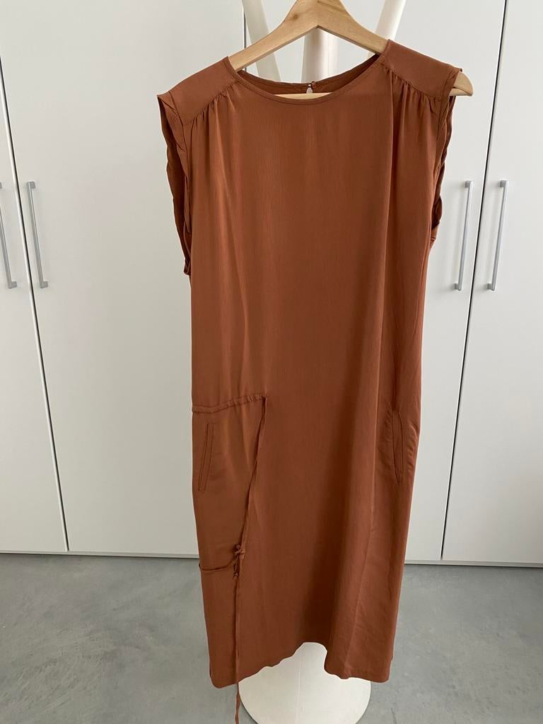 Jurkje Humanoid M, Kleding | Dames, Jurken, Maat 38/40 (M), Bruin, Ophalen of Verzenden, Zo goed als nieuw