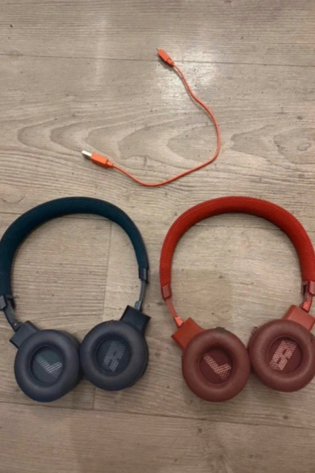 JBL Live 400BT koptelefoons (2 stuks), Meerkleurig, Gebruikt, JBL, Bluetooth
