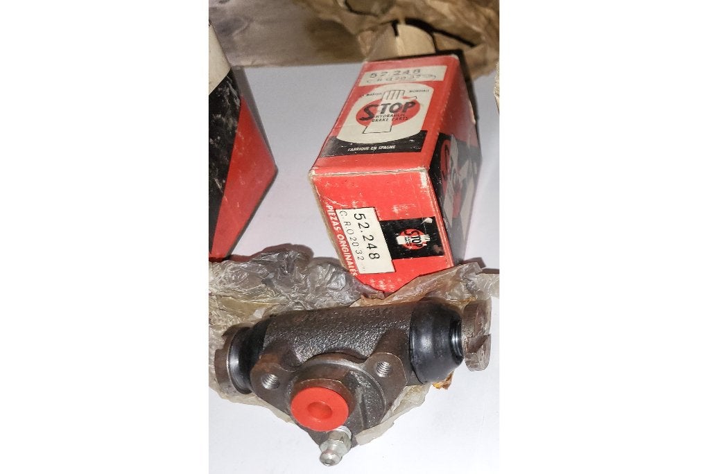 Wielremcilinder cilinder waarschijnlijk Renault jaren 70-80, Auto diversen, Auto-accessoires, Nieuw, Ophalen of Verzenden