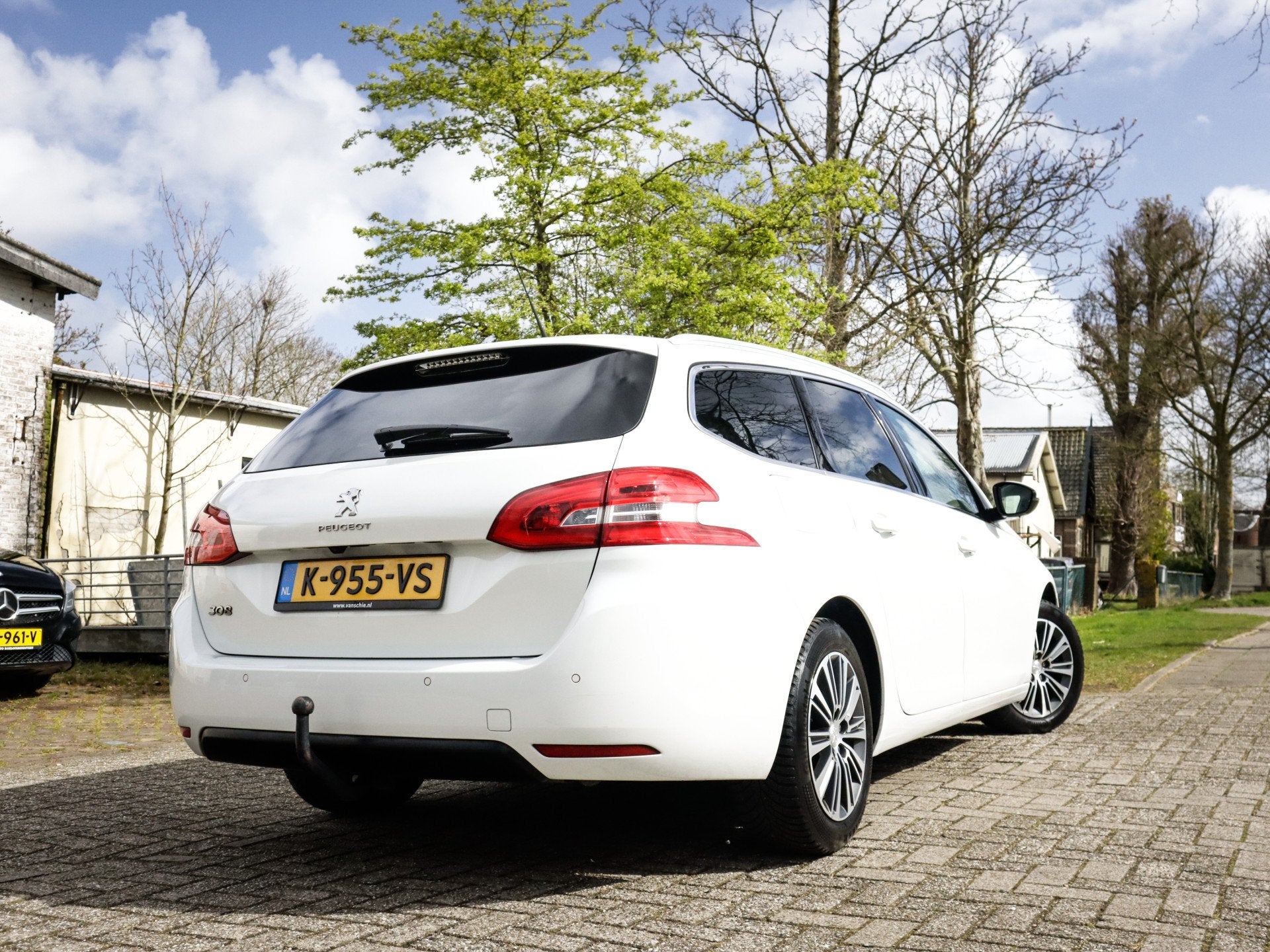 Peugeot 308 SW 1.2 PureTech Blue Lease Allure 1e-Eig. & Deal, Voorwielaandrijving, 12 maanden, Stof, Gebruikt