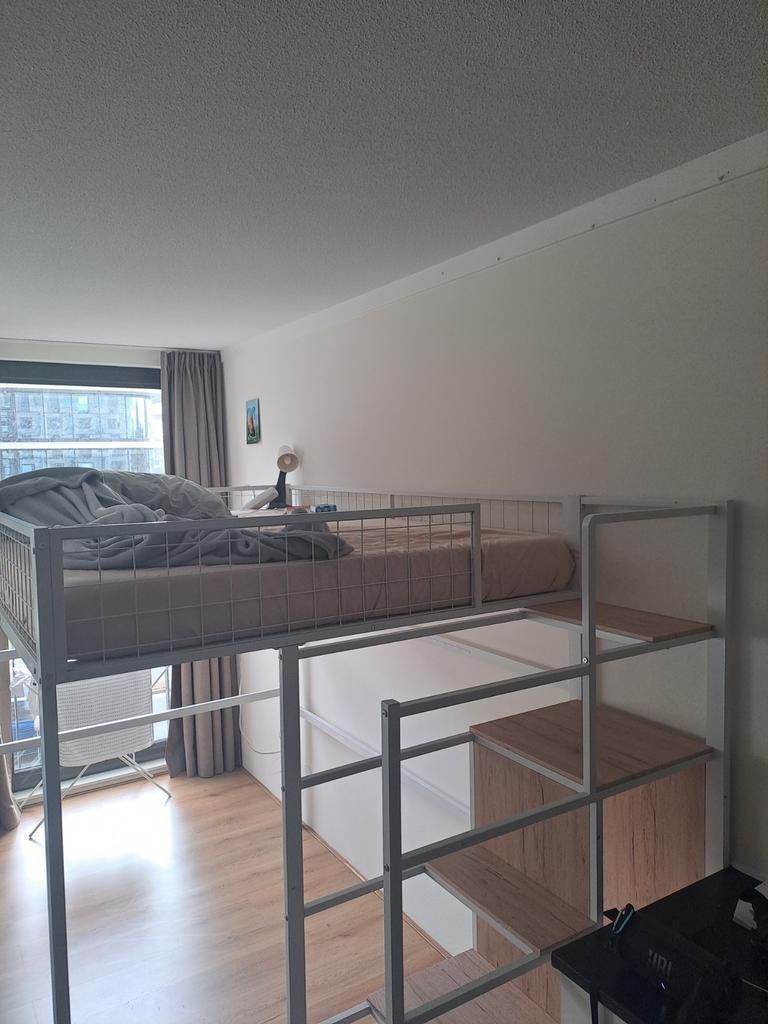 Hoogslaper met bureau en opbergruimte, Huis en Inrichting, Slaapkamer | Bedden, Ophalen, Modern en functioneel, Gebruikt, Wit