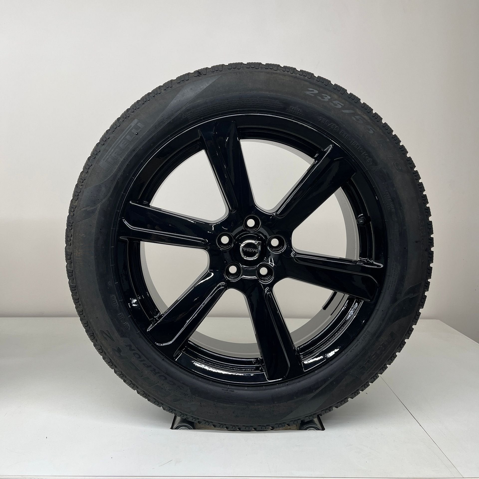 Volvo XC90 - 19 inch Black Edition - winterbanden, 19 inch, Gebruikt, Banden en Velgen, 235 mm