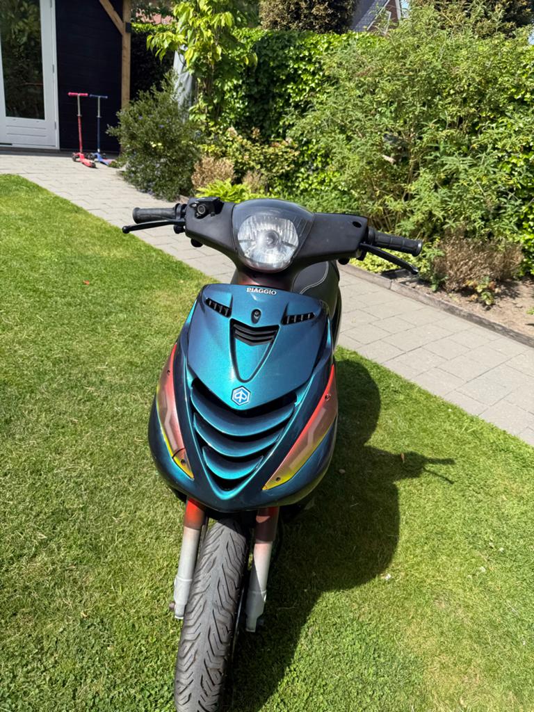 Piaggio Zip 4T 50cc - Rijdt 70 km/u - Krasje op kap, Fietsen en Brommers, Brommers | Overige merken, Ophalen, Maximaal 45 km/u