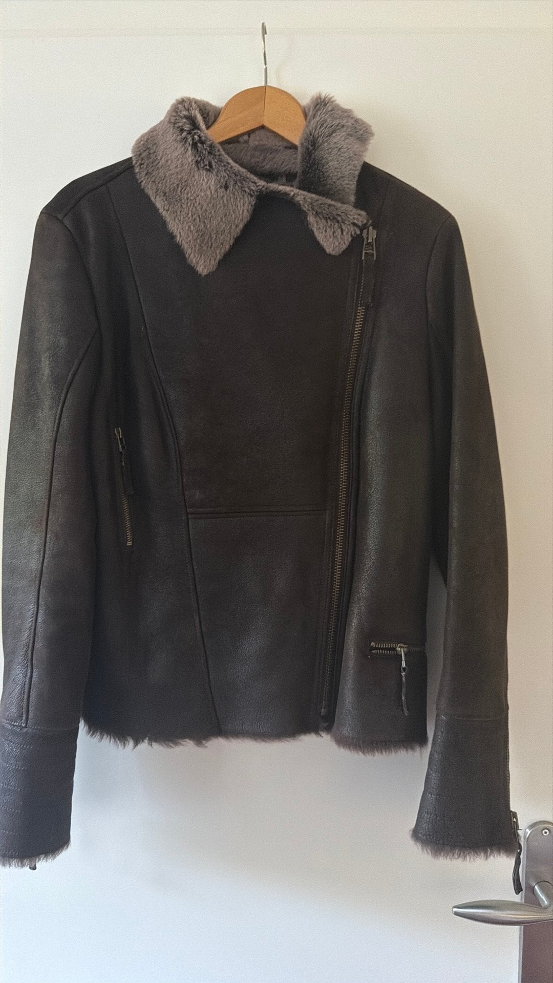 DNA suede korte jas. Faux fur gevoerd., Ophalen of Verzenden, Zo goed als nieuw, Maat 38/40 (M), Bruin