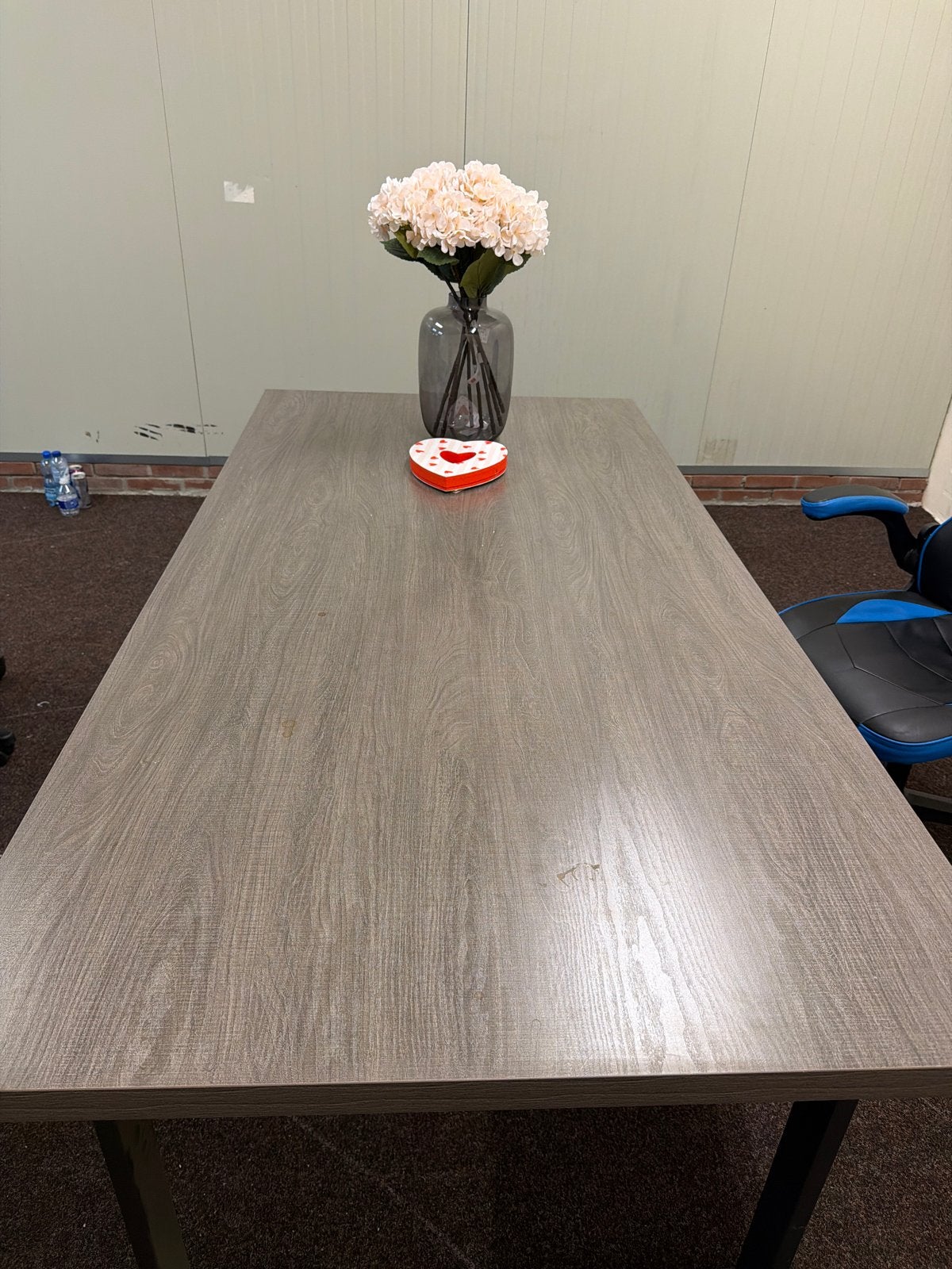 Gratis nieuwe tafel en 2 stoelen, Huis en Inrichting, Gebruikt, Zwart, Ophalen of Verzenden, Gaming bureaustoel