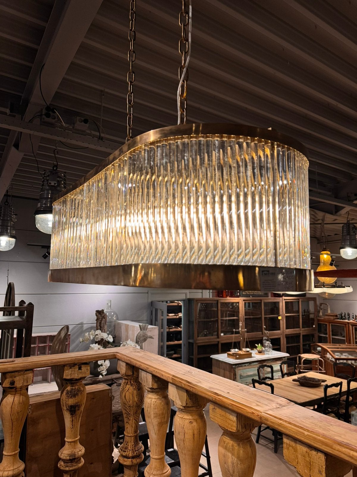 Vintage brede hanglamp met glas en messing, Huis en Inrichting, Lampen | Hanglampen, Ophalen of Verzenden, Zo goed als nieuw, Glas