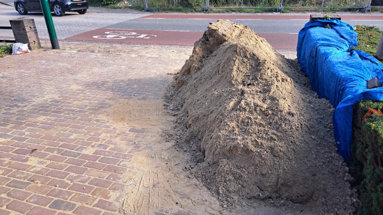 Gratis vulzand / ongezeefd straatzand (met kiezel), Tuin en Terras, Ophalen, Gebruikt, Straatzand