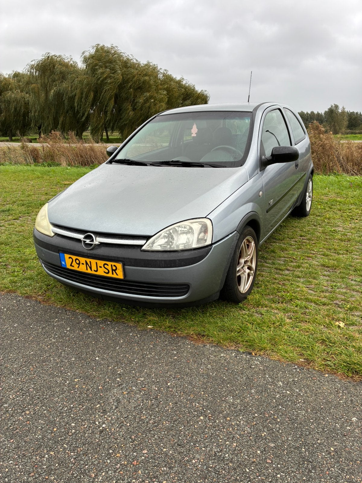 Opel Corsa 1.2 16V 3D 2003 Grijs, Voorwielaandrijving, 450 kg, 74 pk, 31 €/maand