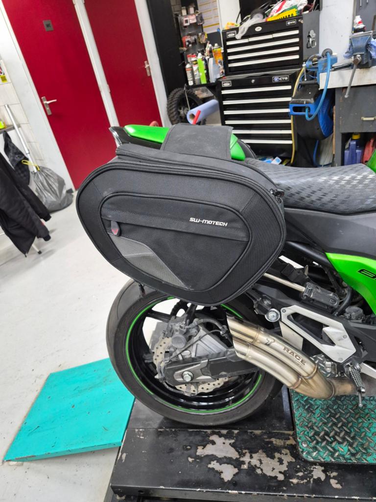 Z 800 tassen, Ophalen