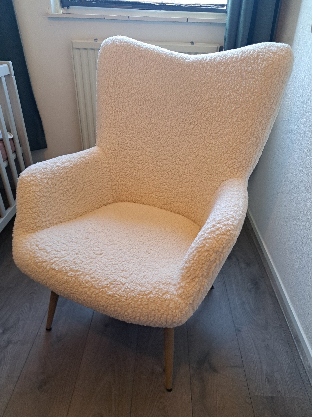 HUNDESTED stoel van jysk
Fauteuil HUNDTED off-white teddy/na, Ophalen, Overige kleuren, Modern, Scandinavisch, Teddy, Zo goed als nieuw