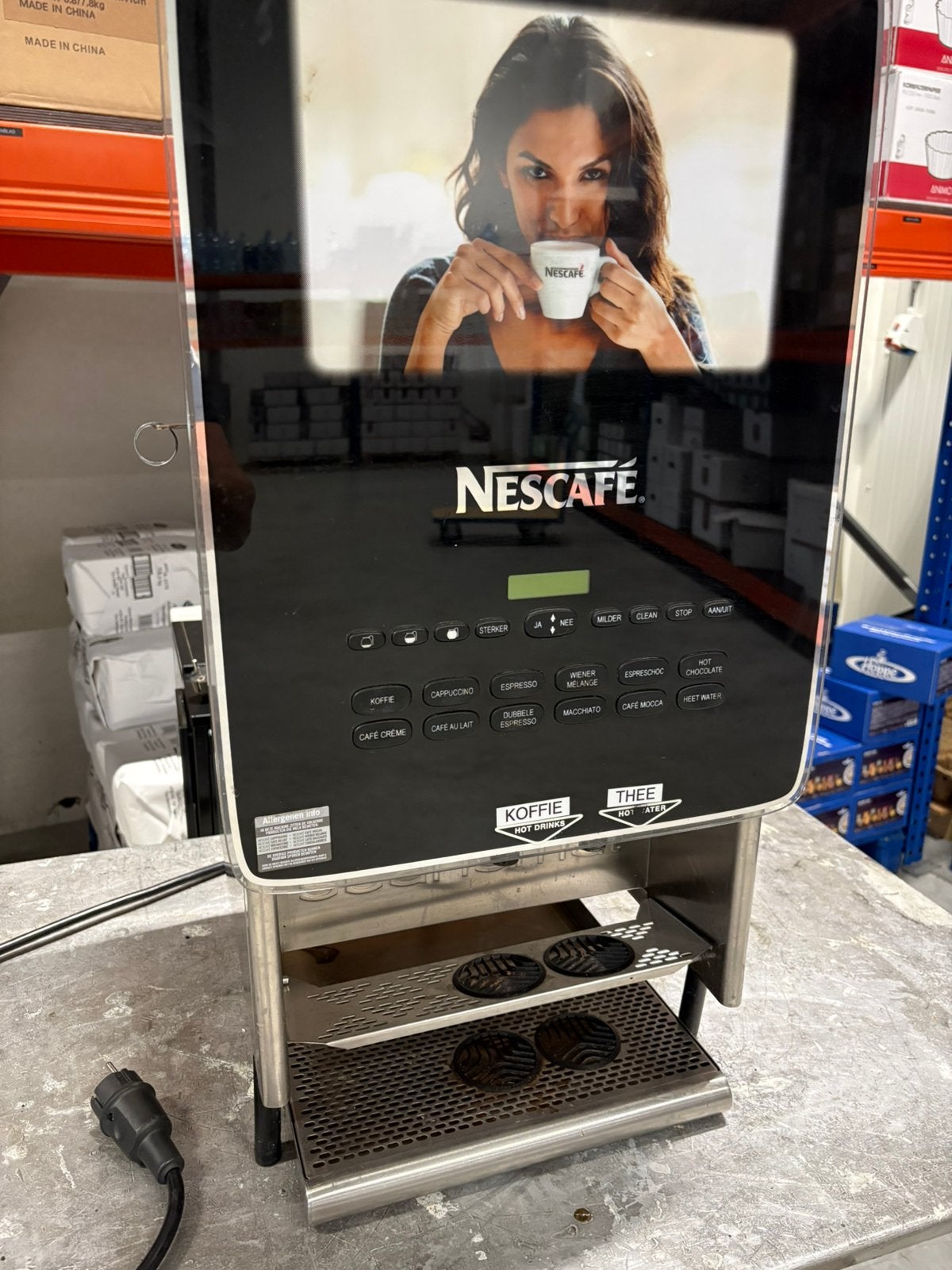 Koffiemachine koffieautomaat Nescafe intstant, 10 kopjes of meer, Ophalen, Zo goed als nieuw, Koffiemachine